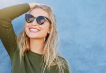 Cười cũng phải ra tiền