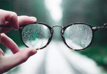 Cách đeo khẩu trang không mờ kính