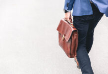 Bạn là ai khi mất job?