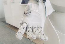 NỖI SỢ NHỮNG CON ROBOT HẠNG HAI