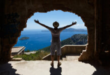 4 NGÔN NGỮ HÌNH THỂ CẦN LƯU Ý KHI NÓI CHUYỆN TRƯỚC CÔNG CHÚNG