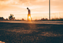 LÀM NGƯỜI LÀ LÀM GÌ?