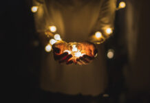 CỔ TÍCH NGƯỜI LỚN