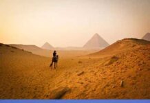 Khung cảnh thực sự xung quanh các kỳ quan bậc nhất thế giới