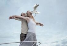 Thành tựu đi em, thành tựu đi anh.