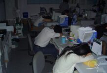 Ăn cắp quen tay, ngủ ngày quen mắt