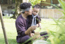 Bố thật là hay khóc