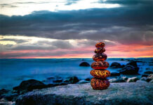 Bí ẩn về những viên đá phát sáng như lửa tại hồ Superior