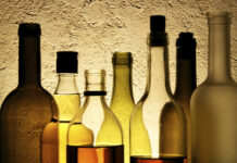 Hiểm họa chết người từ methanol trong rượu lậu