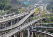 Ngắm nút giao cầu vượt dày đặc như đan cửi ở Trung Quốc đến nỗi GPS cũng phải chịu thua