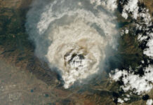 Đám cháy rừng trông như bom nổ khi nhìn từ không gian