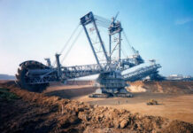 Cỗ máy lớn nhất thế giới: Nặng 14.000 tấn, di chuyển “nhẹ” hơn chân người