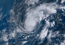 Lý do Mỹ đưa máy bay lao thẳng vào cơn bão