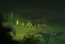 Hàng loạt cột sáng lơ lửng trên bầu trời Philippines