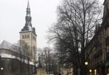 CHẠY, HAY MẤT TRẮNG CẢ TƯƠNG LAI