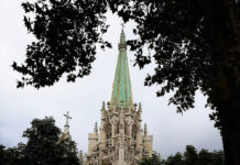 INSECURE – DAO ĐỘNG