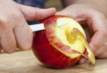 Táo là loại quả cực tốt cho sức khỏe nhưng không phải ai cũng biết ăn đúng cách