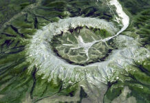 Kỳ lạ “ngọn núi kho báu” 1 tỷ năm tuổi chứa đầy vàng, bạch kim và đá quý ở Nga