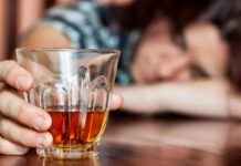 Cách sơ cứu người ngộ độc rượu