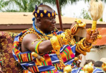 Bộ tộc giàu có nhất châu Phi: Tù trưởng có thể lấy 80 vợ, móng tay người dân dát đầy vàng!