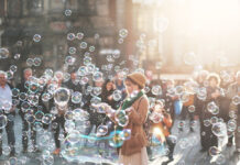 Đi làm có vui không?