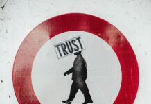 THE BENEFIT OF THE DOUBT – TIN VÀO ĐIỀU TỐT ĐẸP