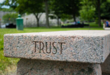 LÀM SAO TIN, TIN LÀM SAO?