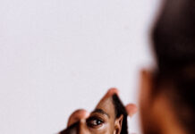 Làm sao để tránh xa con người & môi trường độc hại khi phải đi làm?