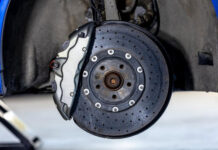 Điều gì đã thực sự xảy ra khi bạn phanh xe?