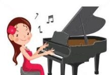 Chiếc đàn Piano màu gụ đỏ