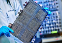 Pin cấu trúc: Loại pin đặc biệt có thể làm cho những chiếc điện thoại mỏng như thẻ tín dụng