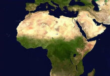 Bên dưới lớp cát dày của sa mạc Sahara ở Châu Phi có gì?