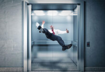 Cách xử lý khi thang máy rơi tự do