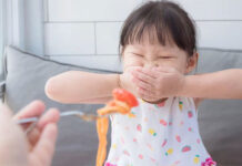 Con kén ăn là do di truyền, không đổ thừa “con hư tại mẹ”