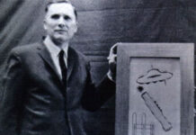 Bí ẩn những người mặc đồ đen bảo vệ cho người ngoài hành tinh