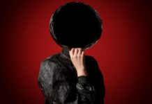 Một nhà vật lý đã tính toán những gì sẽ xảy ra nếu một lỗ đen nhỏ đi qua cơ thể bạn