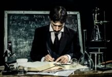 Người viết tiểu sử của Nikola Tesla khẳng định nhà khoa học này đã liên lạc với người ngoài hành tinh