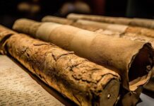 Bí mật ngàn năm được hé lộ: Nhà ngôn ngữ học tìm ra chìa khóa giải mã ký tự bí ẩn trong Cuộn giấy Biển Chết