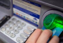 Sự thật bất ngờ phía sau tiếng ‘xoành xoạch’ của máy ATM khi rút tiền: Không phải đếm tiền như nhiều người nghĩ